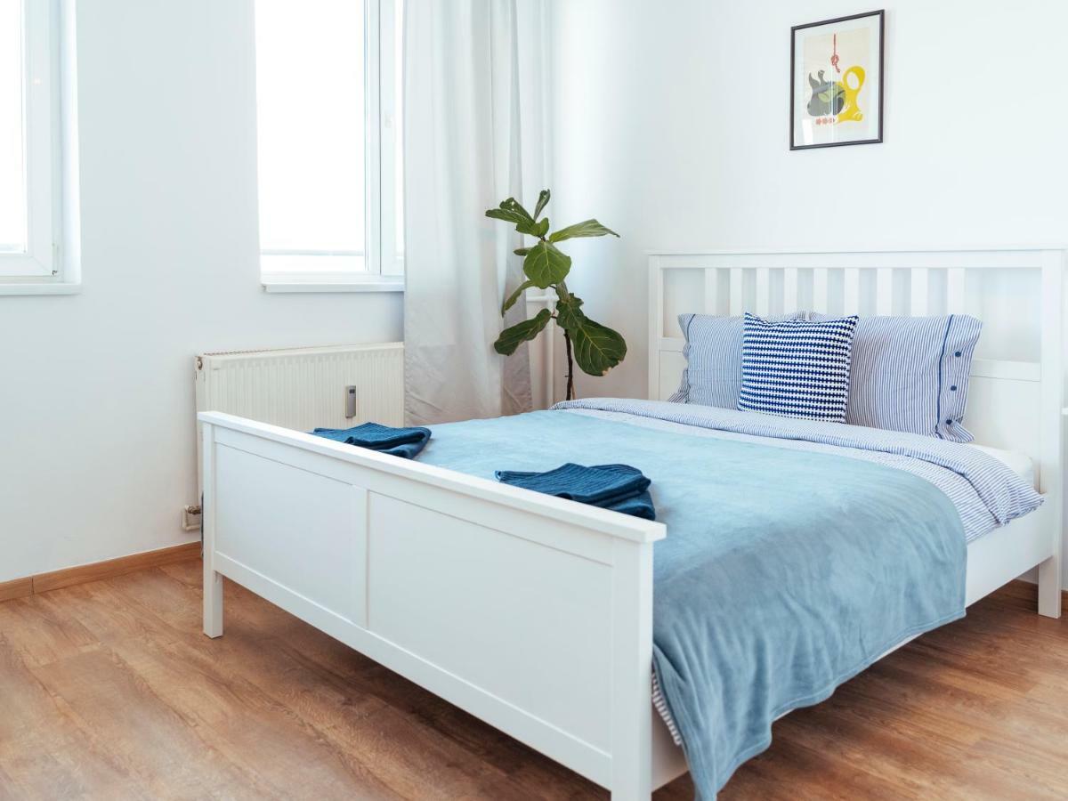 Parkview Apartment - Spectacular View & 2 Bedrooms Bukarest Eksteriør billede